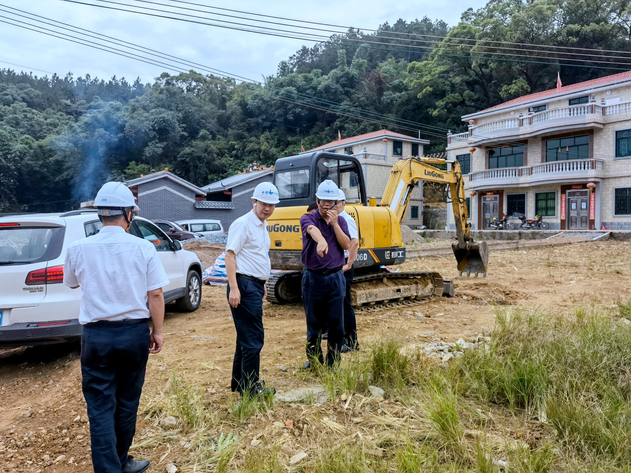01廖瑞奇到地環公司美麗鄉村項目調研慰問.jpg