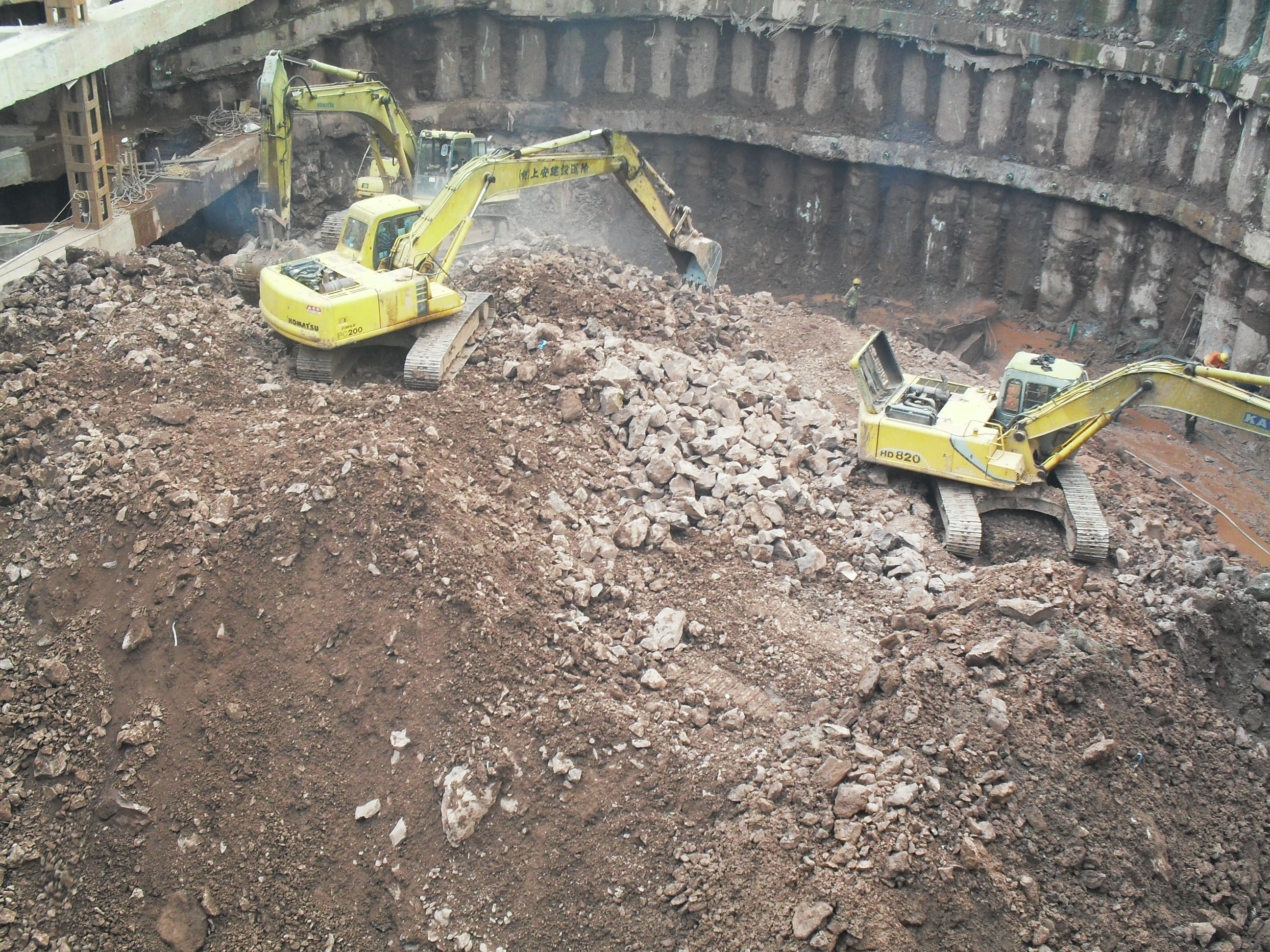 珠江新城J2-2地塊基坑支護及土石方工程；廣州市珠江新城J2-2地塊 (3).JPG