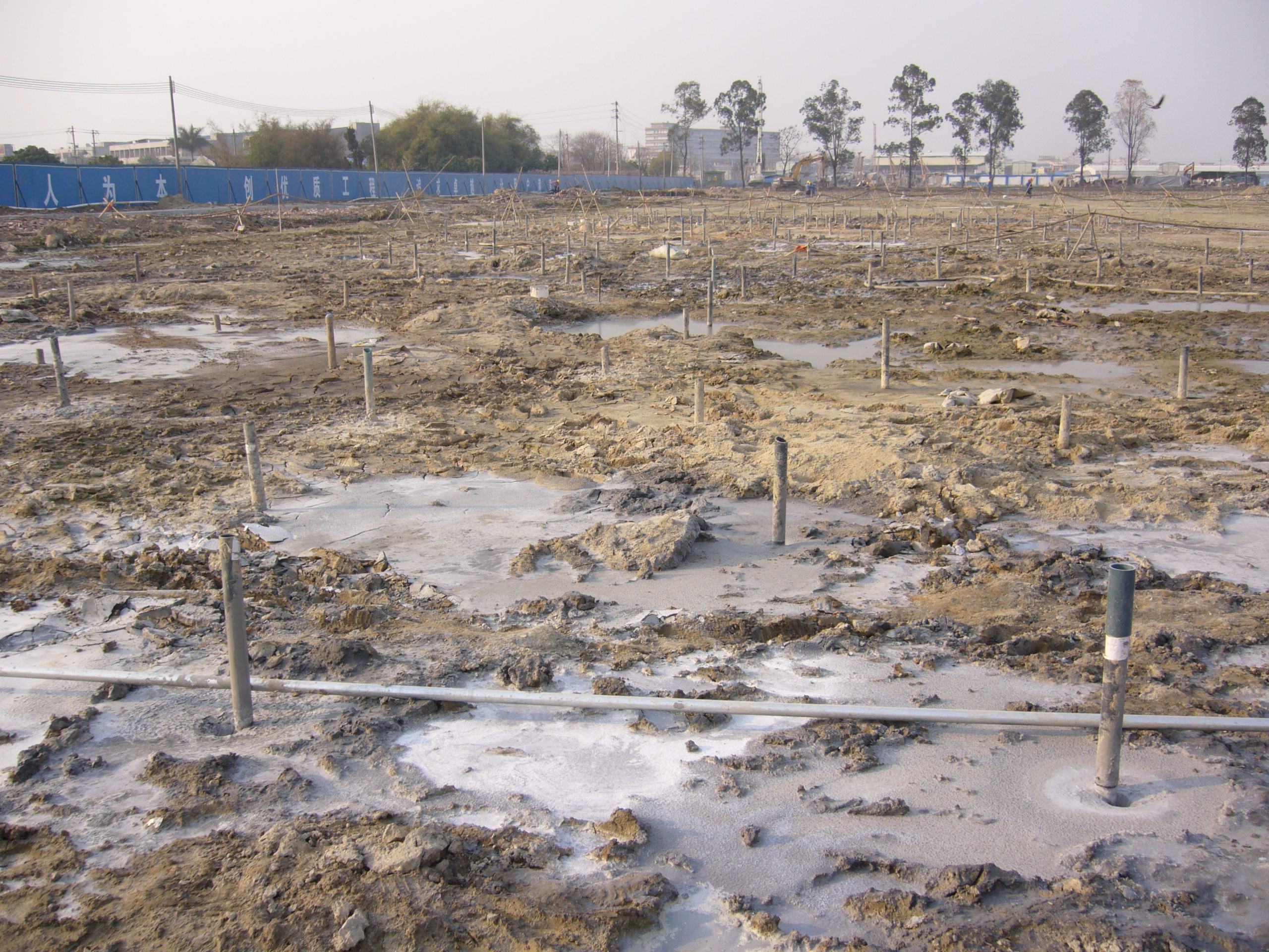 廣州二號線嘉禾地鐵站溶土洞地基處理.JPG