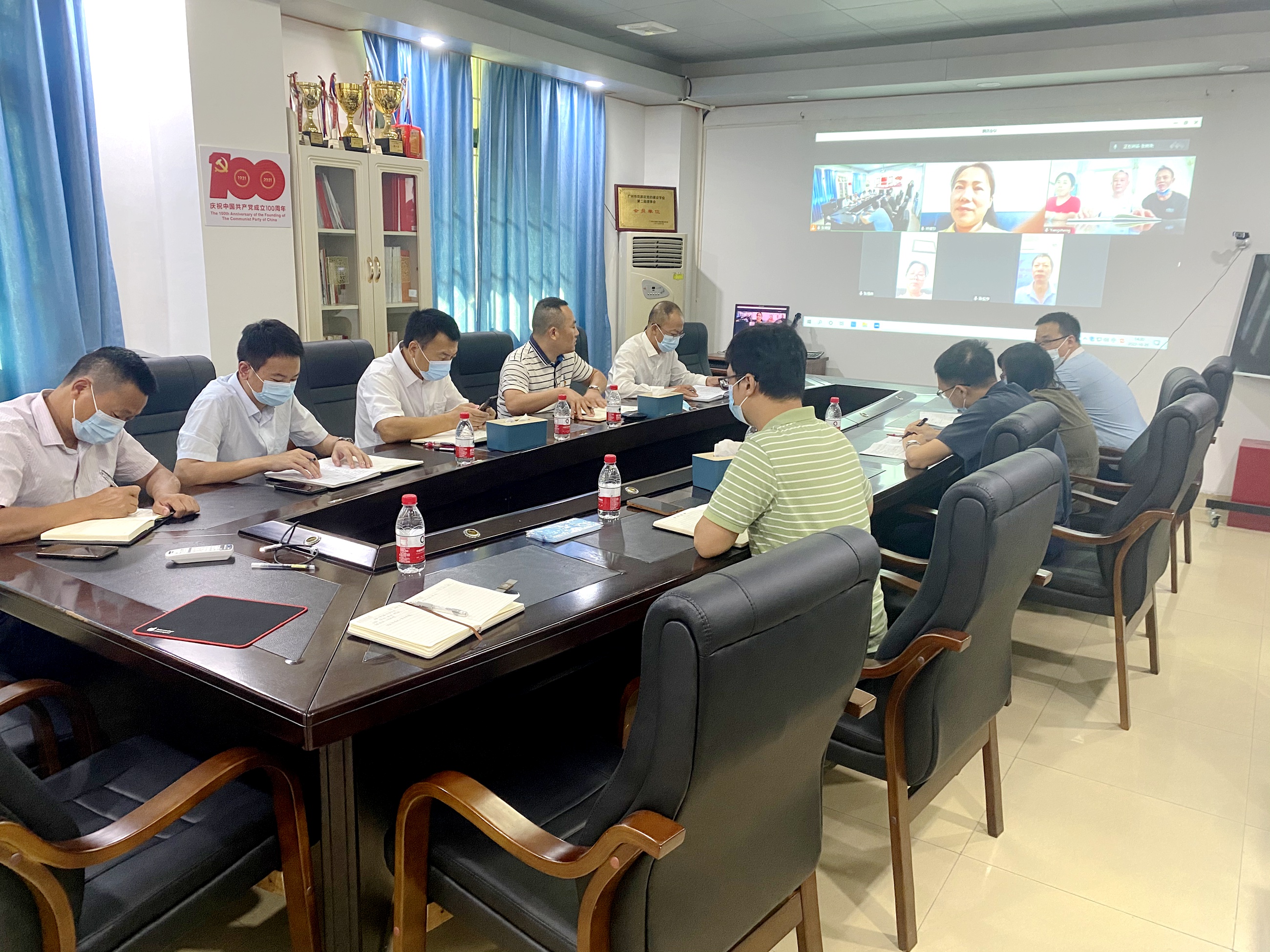 “光榮退休，溫馨歡送”——二〇二隊（花都分公司）召開2022年度退休人員座談會 _副本.jpg