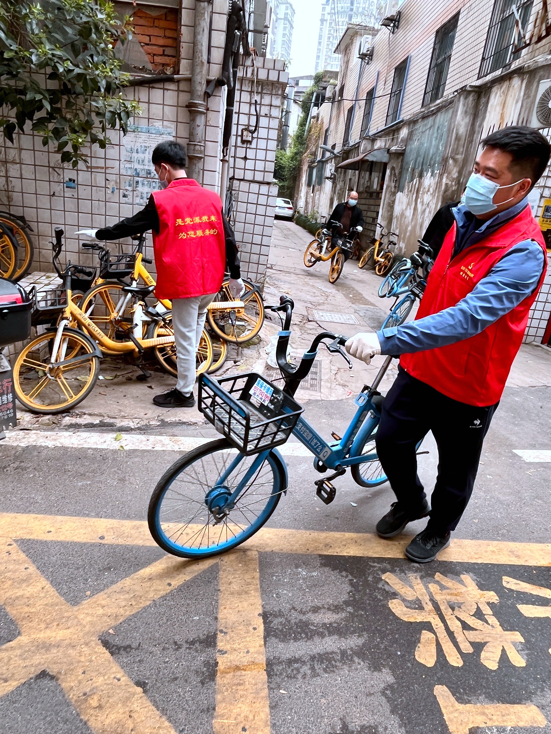 湖北分公司黨支部積極開展志愿服務(wù)3_副本.jpg