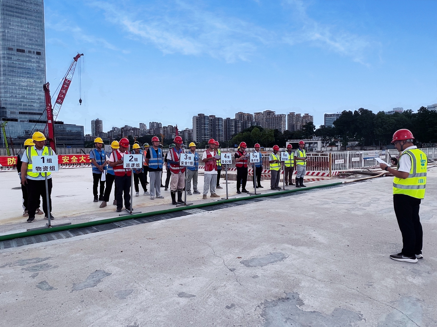 佛山分公司防臺(tái)風(fēng)防汛應(yīng)急演練 (2).jpg