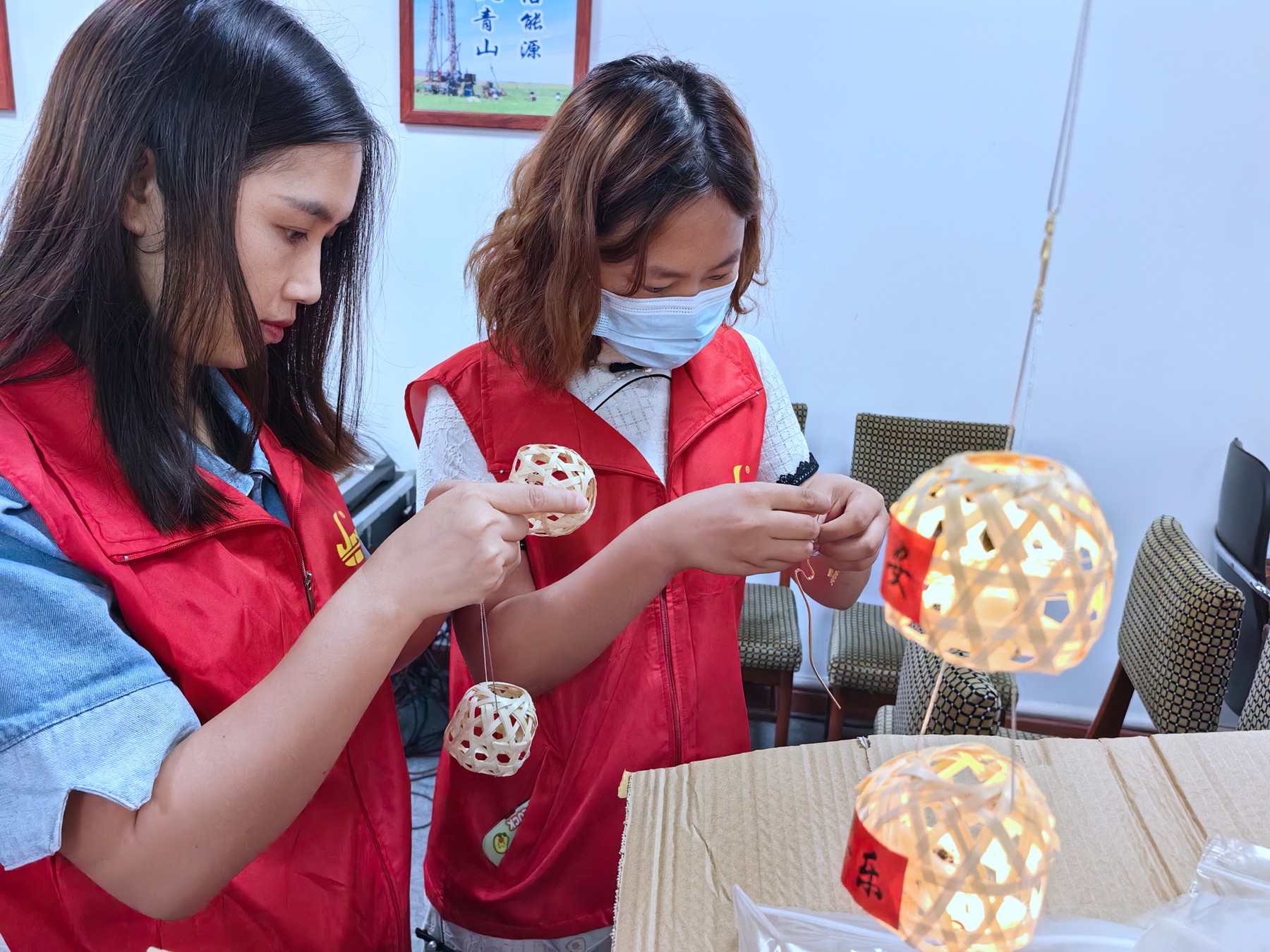 地環(huán)公司聯(lián)合均禾街羅南社區(qū)開展關(guān)愛老人志愿活動(dòng) 2.jpg