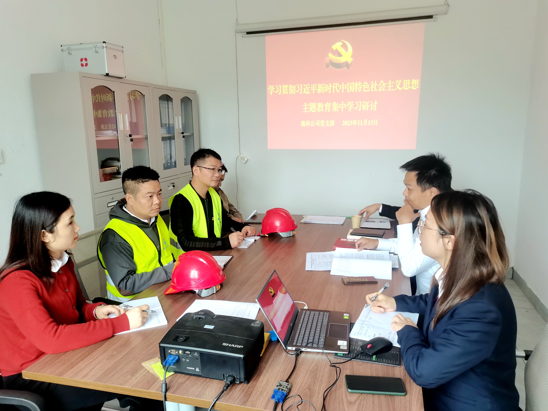 地環(huán)公司深入基層一線推動主題教育走深走實4-1.jpg