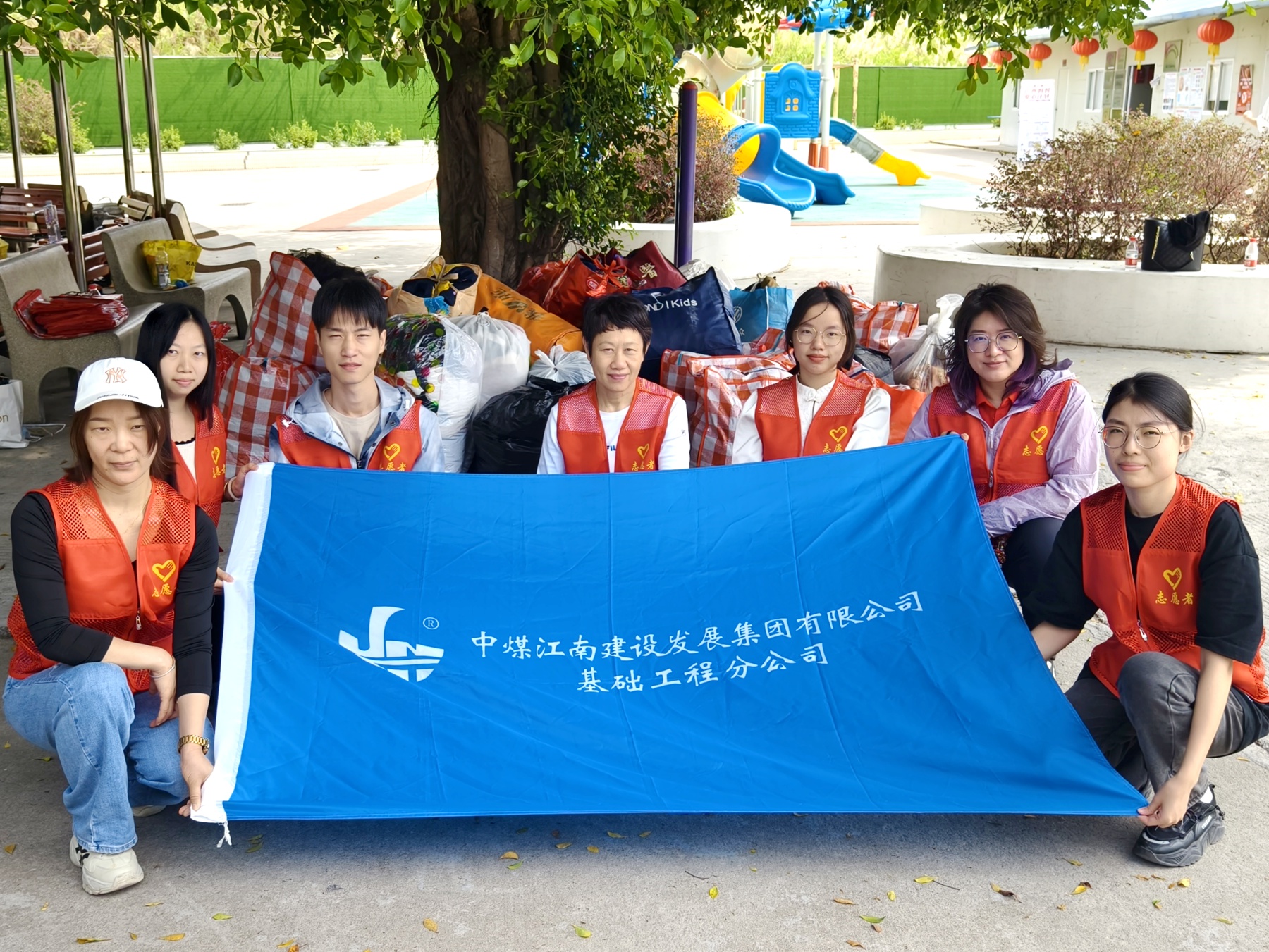 基礎(chǔ)工程分公司開展第七次舊衣回收、舊書回收學(xué)雷鋒志愿活動1.jpg