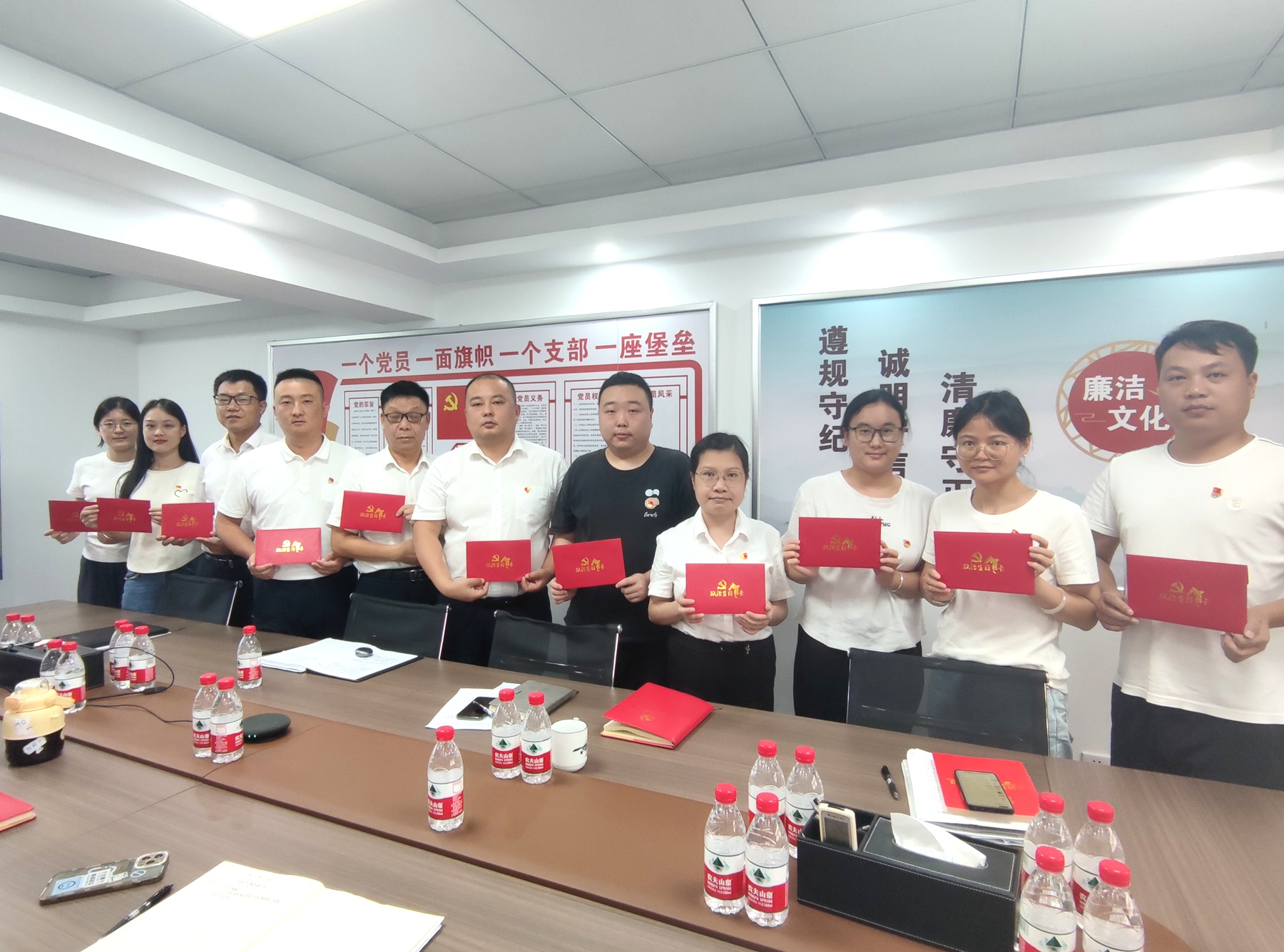 珠海分公司黨支部開展“學(xué)黨紀(jì) 強信念 踐初心 慶七一”主題黨日活動3.jpg