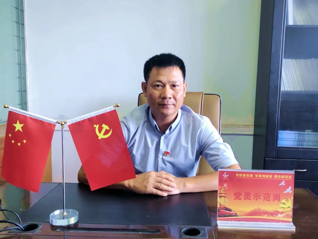 【身邊的榜樣】愛崗敬業 甘于奉獻—記總局、集團公司（局）優秀共產黨員賴文輝